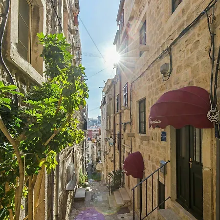 And Le Petit Nono Pensión Dubrovnik